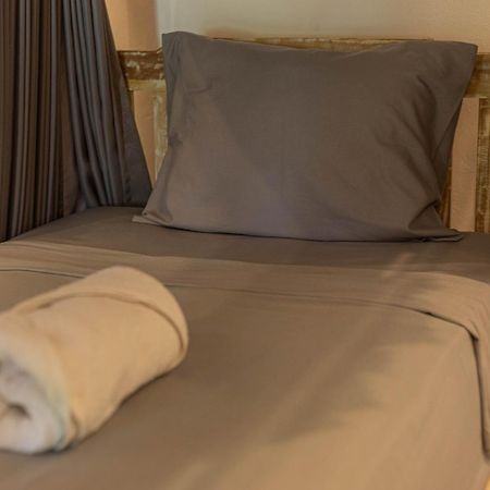 Seven Angels Villa And Hostel Toyapakeh Екстериор снимка