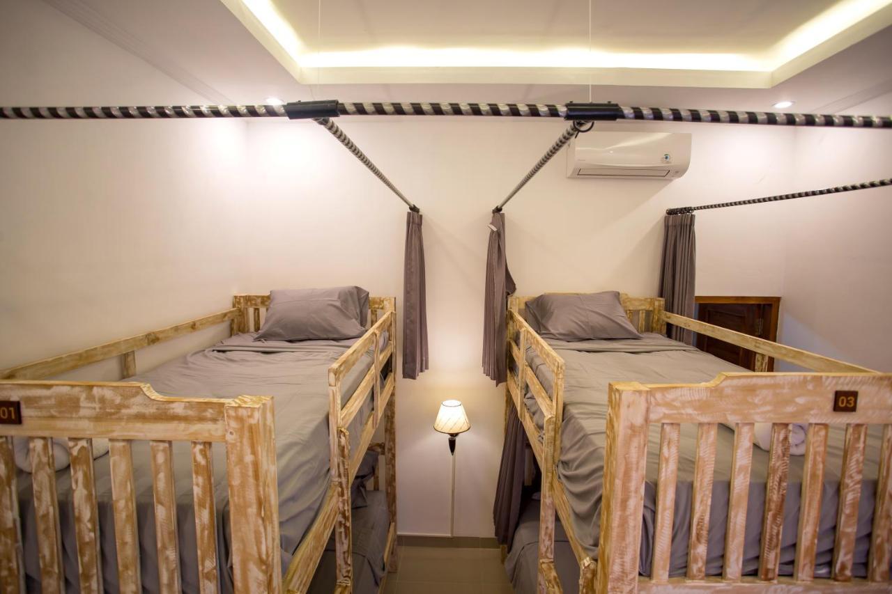 Seven Angels Villa And Hostel Toyapakeh Екстериор снимка