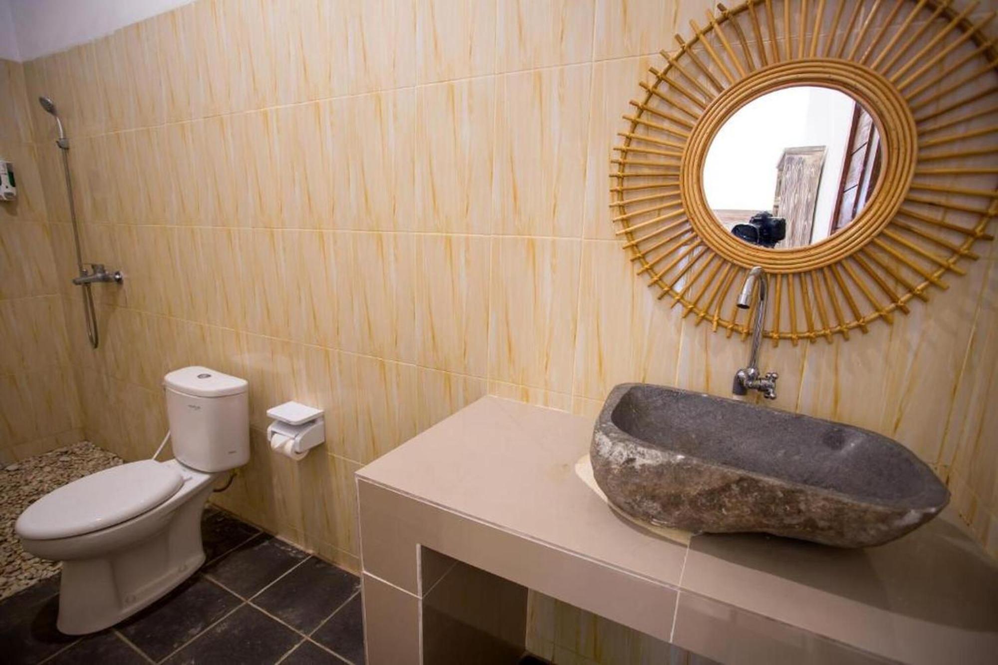 Seven Angels Villa And Hostel Toyapakeh Екстериор снимка