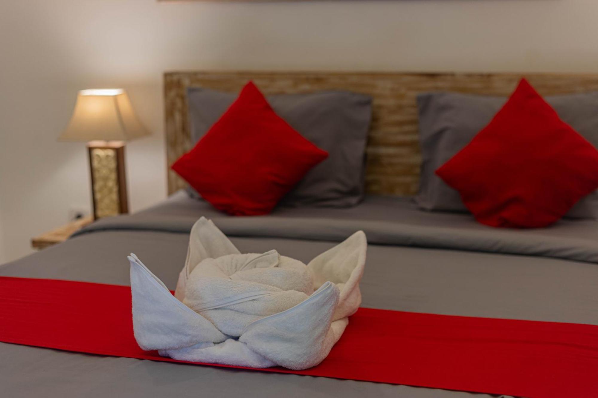 Seven Angels Villa And Hostel Toyapakeh Екстериор снимка