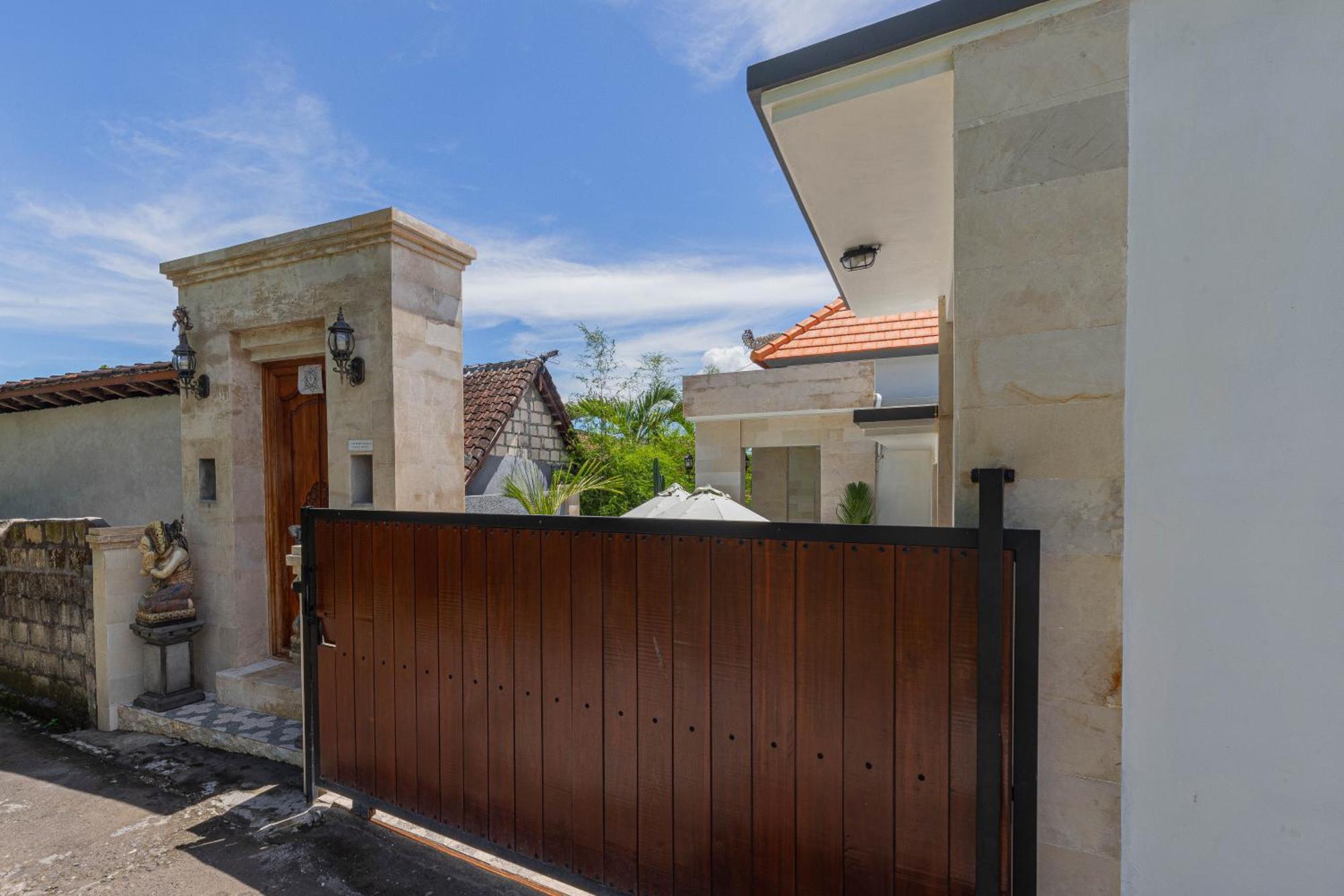 Seven Angels Villa And Hostel Toyapakeh Екстериор снимка
