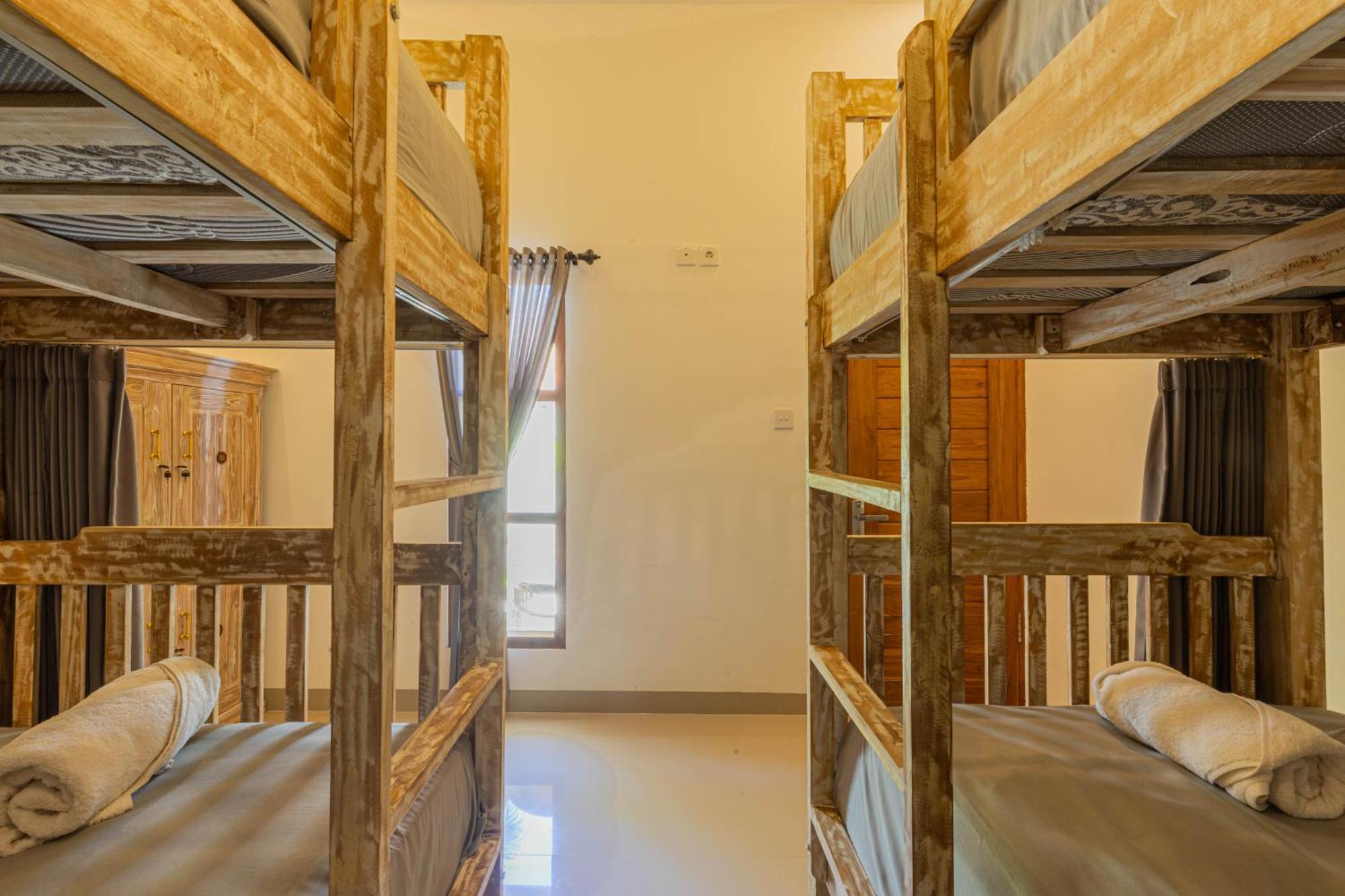 Seven Angels Villa And Hostel Toyapakeh Екстериор снимка