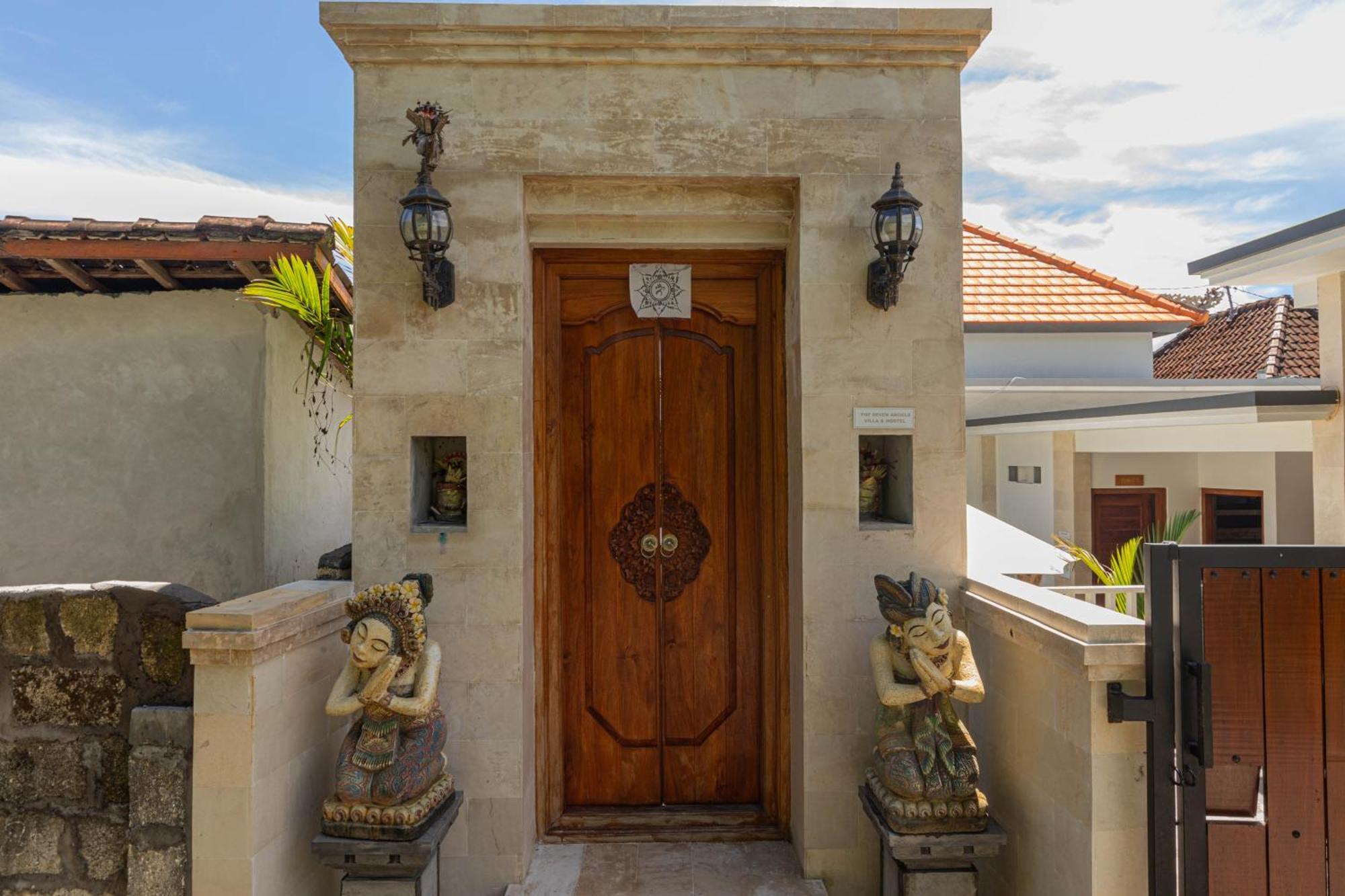 Seven Angels Villa And Hostel Toyapakeh Екстериор снимка