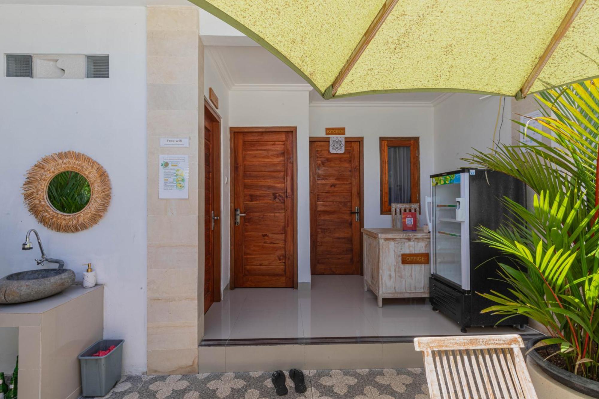 Seven Angels Villa And Hostel Toyapakeh Екстериор снимка