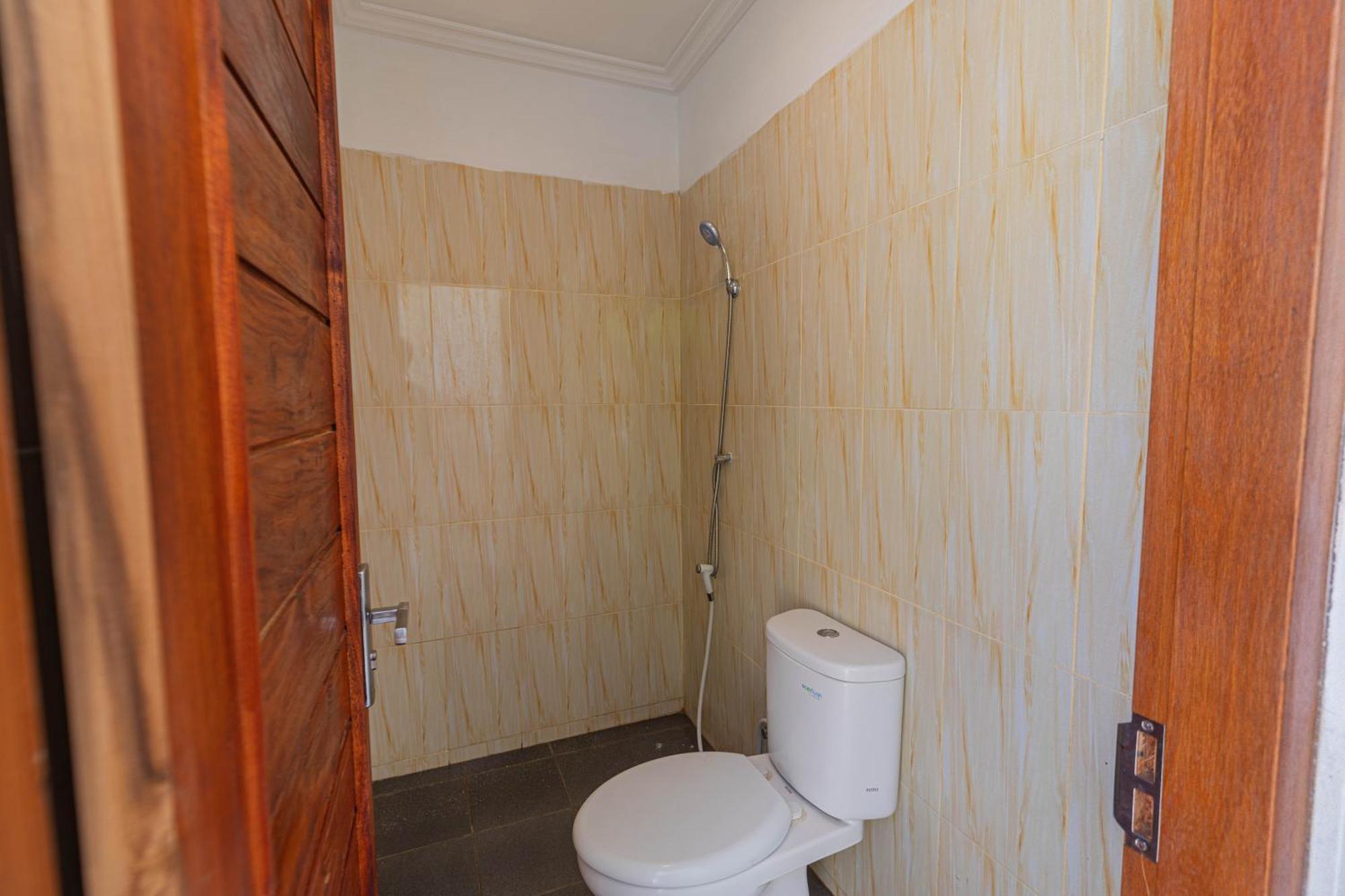 Seven Angels Villa And Hostel Toyapakeh Екстериор снимка