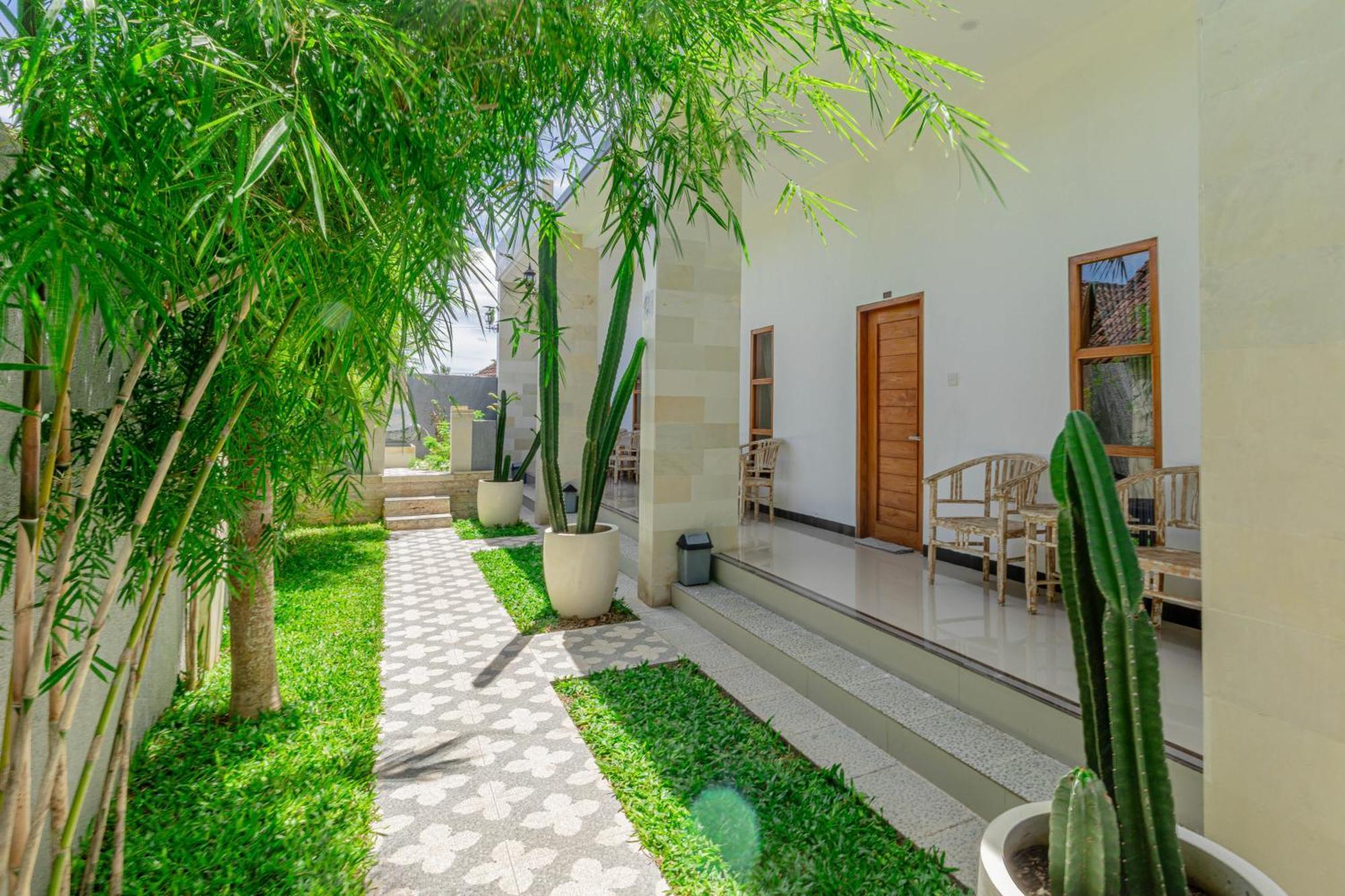 Seven Angels Villa And Hostel Toyapakeh Екстериор снимка